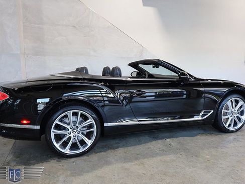 Used 2022 Bentley Continental GT V8 image 5