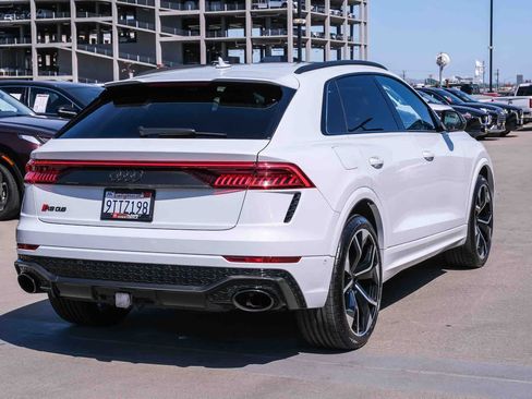 Used 2022 Audi RS Q8 w/ Carbon Optic Package AWD/4WD image 4