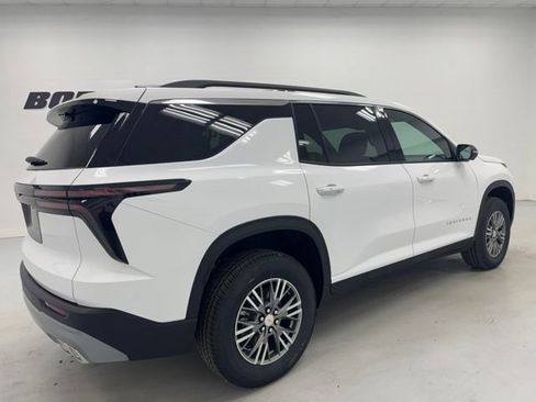 New 2026 Chevrolet Traverse LT w/ Driver Confidence Package FWD image 5