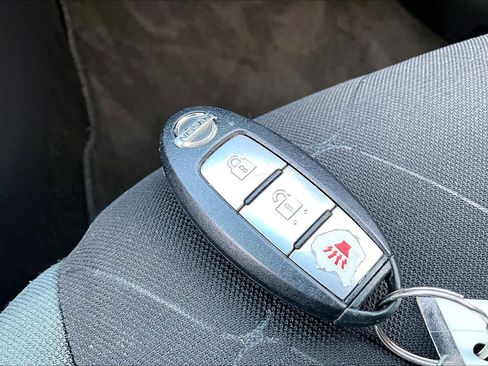 Used 2019 Nissan Kicks S FWD image 15