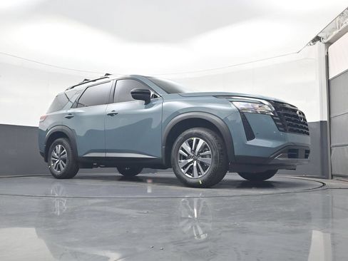 New 2026 Nissan Pathfinder SL AWD/4WD image 12