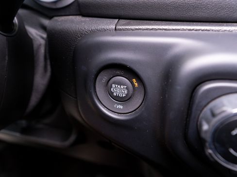Used 2021 Jeep Wrangler Unlimited Sahara AWD/4WD image 28