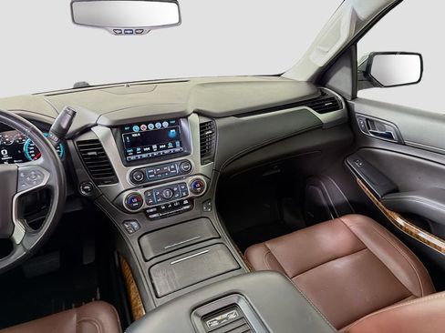 Used 2019 Chevrolet Suburban Premier w/ Premier Plus Edition AWD/4WD image 29