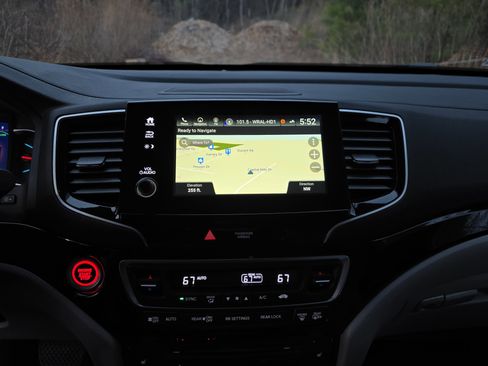 Used 2021 Honda Pilot Touring image 21