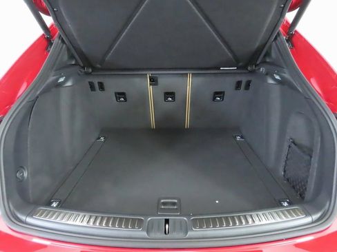 Certified 2025 Porsche Macan AWD/4WD image 29