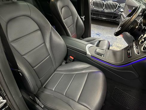 Used 2020 Mercedes-Benz GLC 300 4MATIC image 32