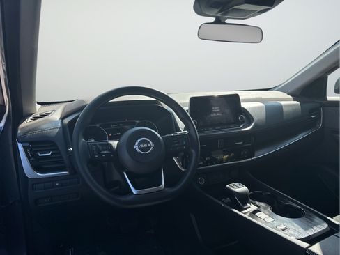 Certified 2022 Nissan Rogue SV FWD image 14