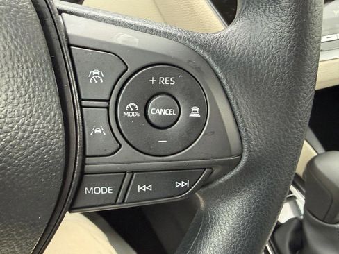 Certified 2025 Toyota Corolla LE image 18