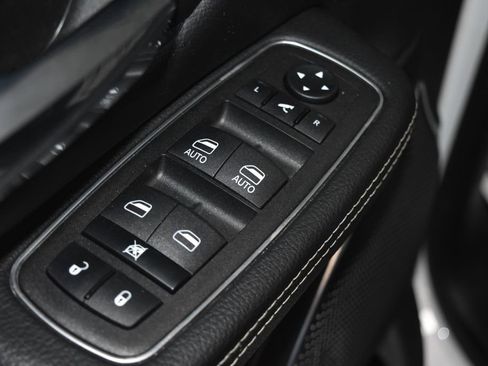 Used 2024 RAM 1500 Laramie image 6