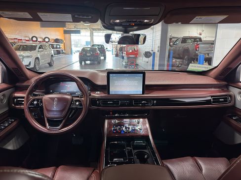 Used 2020 Lincoln Aviator Black Label w/ Dynamic Handling Package image 15