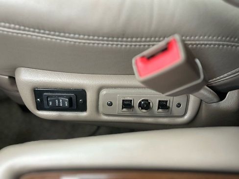 Used 2016 GMC Savana 2500 image 17