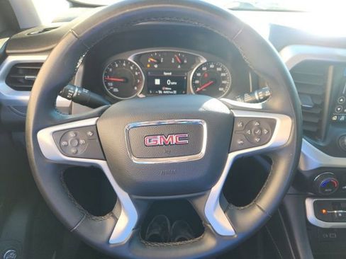 Used 2023 GMC Acadia SLT image 30