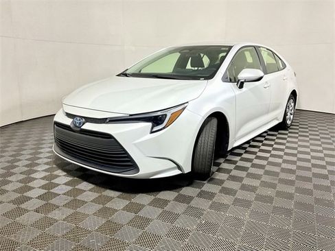 Used 2024 Toyota Corolla LE image 8