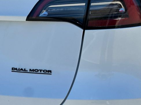 Used 2024 Tesla Model Y Performance AWD/4WD image 27