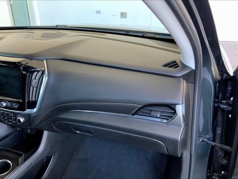Used 2021 Chevrolet Traverse RS image 19