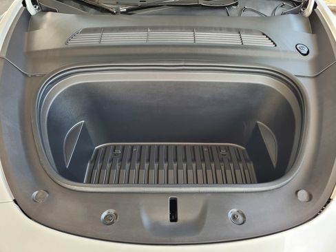 Used 2024 Tesla Model Y Long Range AWD/4WD image 12