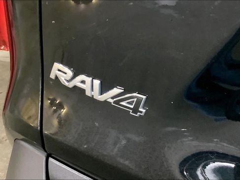 Certified 2025 Toyota RAV4 LE AWD/4WD image 9