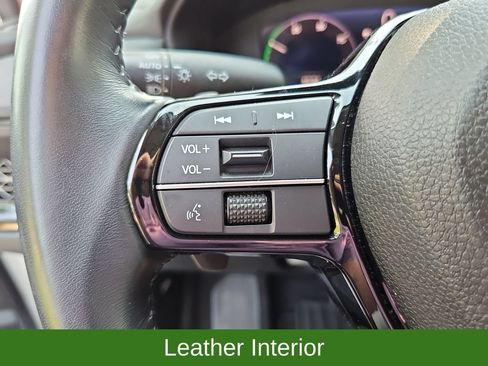 Used 2023 Honda Accord Touring image 11