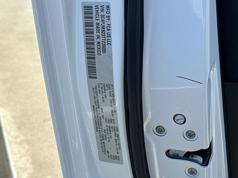 New 2026 Jeep Cherokee Laredo AWD/4WD image 27