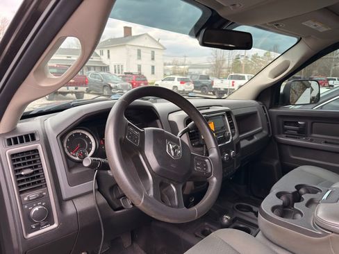 Used 2018 RAM 2500 Tradesman w/ Chrome Appearance Group image 11