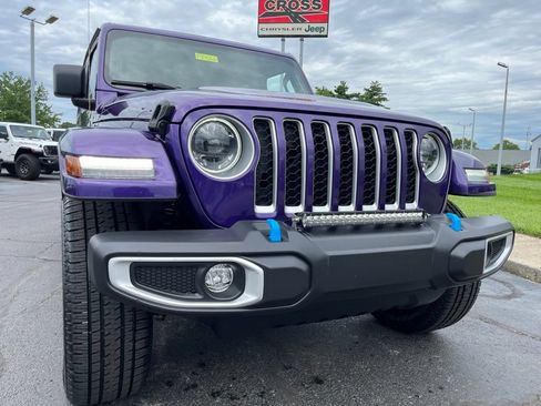 Used 2023 Jeep Wrangler Unlimited Sahara w/ Cold Weather Group AWD/4WD image 68