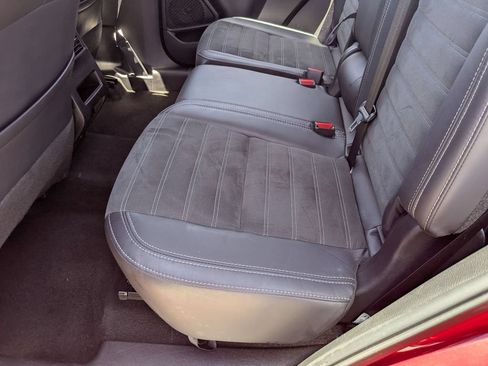 Used 2025 Mitsubishi Outlander SE FWD image 27