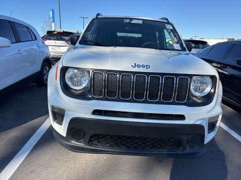 Used 2020 Jeep Renegade Sport w/ Sport Appearance Group image 2
