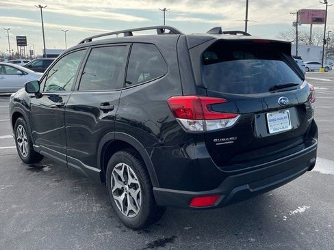 Used 2023 Subaru Forester Premium image 17