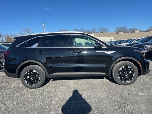 New 2026 Kia Sorento S image 4