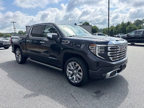 Used 2023 GMC Sierra 1500 Denali w/ Denali Reserve Package AWD/4WD image 8