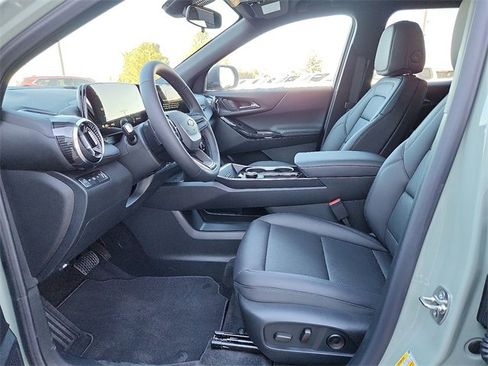 New 2026 Chevrolet Equinox LT w/ Convenience Package II image 9