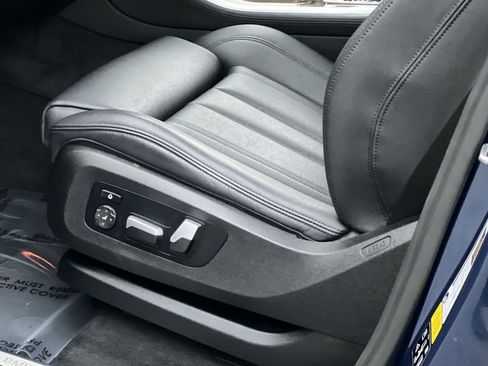 Used 2022 BMW X5 xDrive40i w/ Parking Assistance Package image 12