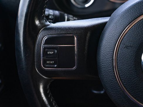 Used 2018 Jeep Wrangler Unlimited Sahara AWD/4WD image 18