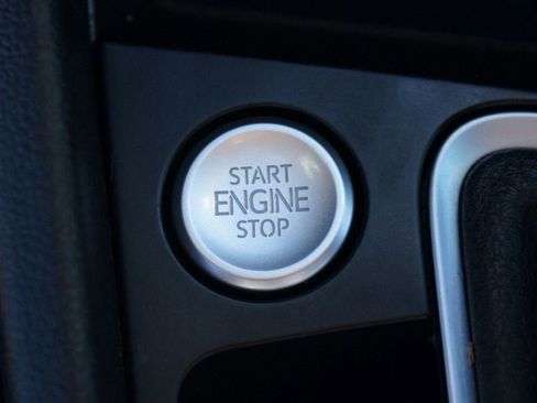 Used 2024 Volkswagen Jetta SE image 9