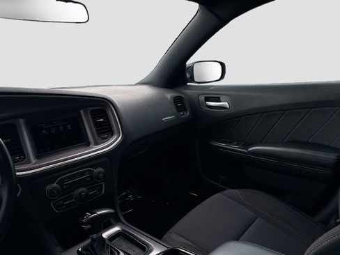 Used 2019 Dodge Charger SXT w/ Blacktop Package RWD image 21