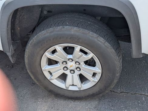 Used 2017 Chevrolet Colorado LT w/ LT Convenience Package RWD image 10