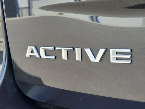 Used 2025 Ford Expedition Active RWD image 6