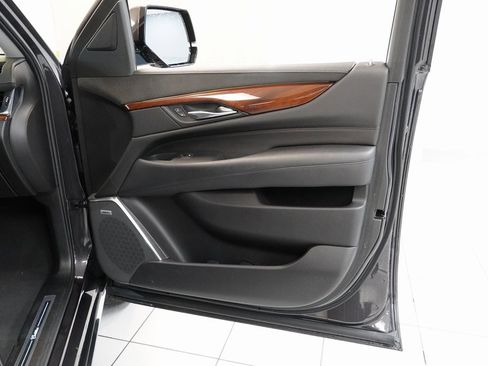 Used 2017 Cadillac Escalade ESV Premium Luxury image 26