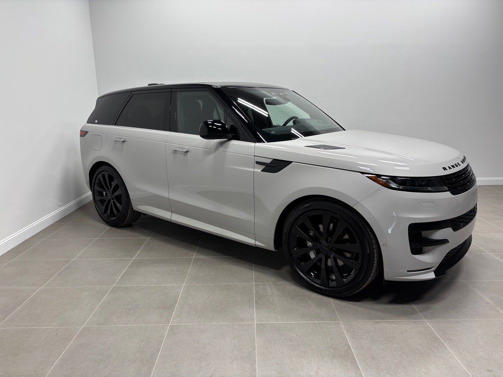 New 2026 Land Rover Range Rover Sport Dynamic SE AWD/4WD image 5