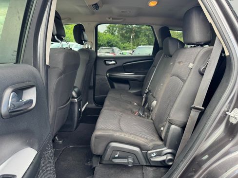 Used 2018 Dodge Journey SE w/ Popular Equipment Group FWD image 16