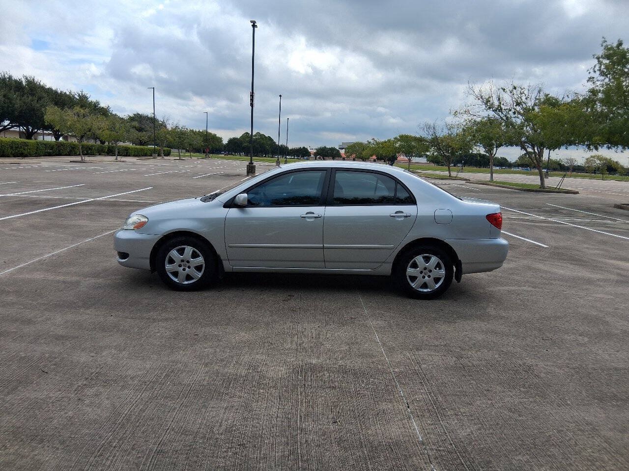 Used 2006 Toyota Corolla LE w/ Audio Value Pkg FWD image 3