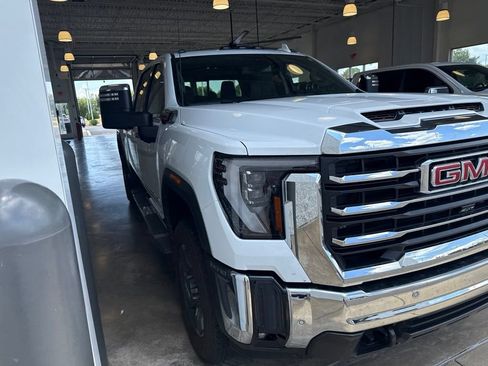 Used 2026 GMC Sierra 2500 SLT w/ SLT Premium Package AWD/4WD image 5