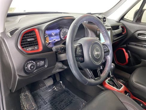 Used 2022 Jeep Renegade Trailhawk image 10