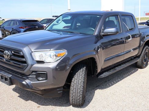 Used 2019 Toyota Tacoma SR w/ SR Convenience Package RWD image 7