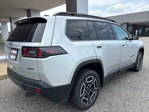 New 2026 Jeep Cherokee Laredo AWD/4WD image 33