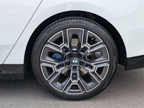Certified 2026 BMW 530i w/ M Sport Package RWD image 28