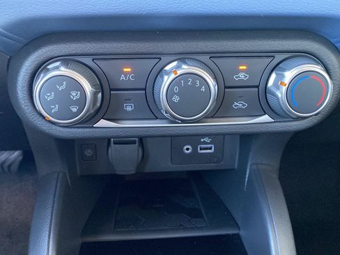 Certified 2025 Nissan Versa SV w/ Trunk Package FWD image 27