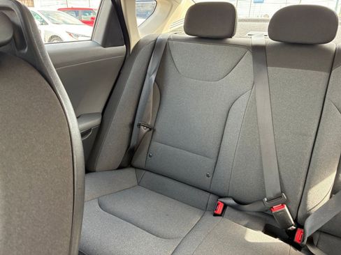 Used 2025 Kia K4 LXS image 32