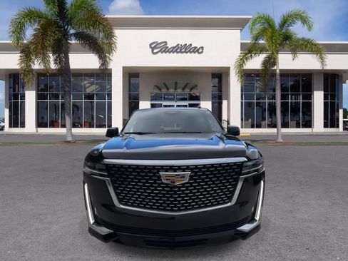Certified 2024 Cadillac Escalade Luxury RWD image 4