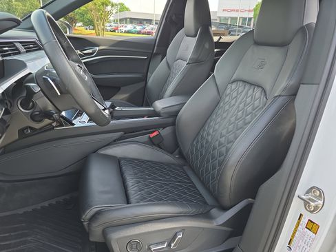Used 2022 Audi e-tron S Prestige AWD/4WD image 15